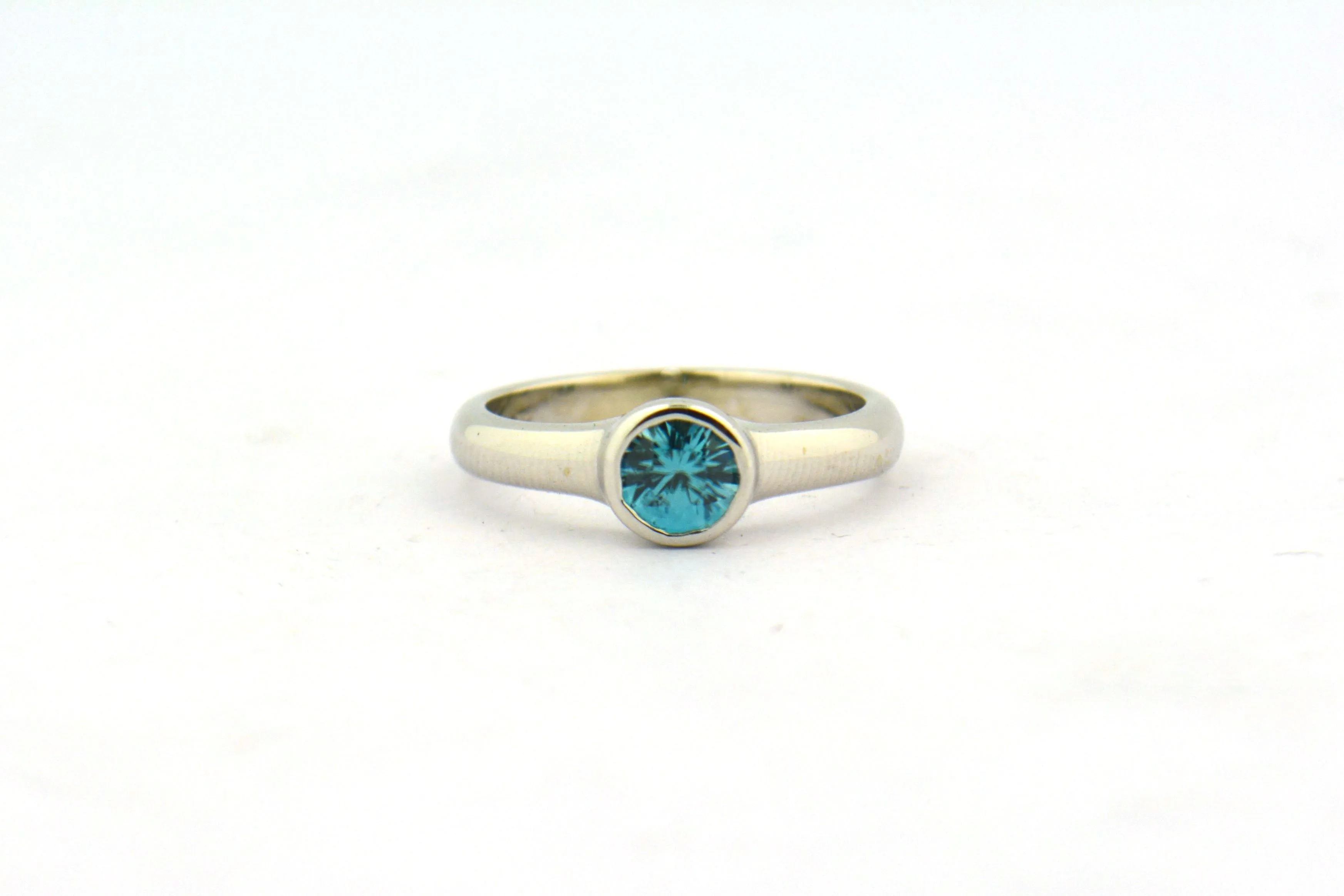 14KW 0.75CT AA Round Blue Zircon Bezel Set Solitaire Ring 4.0G Size 6.25''