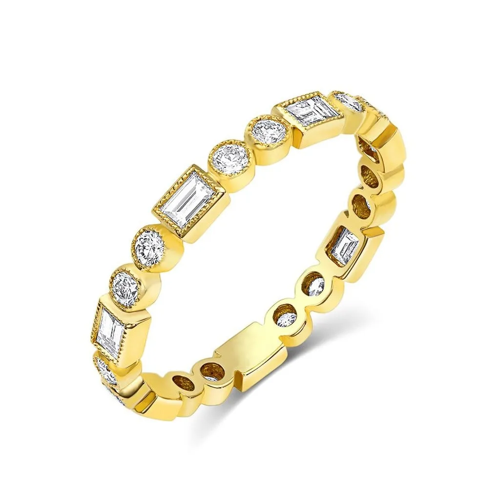 18kt Yellow Gold Round Brilliant & Emerald Cut Diamond Band