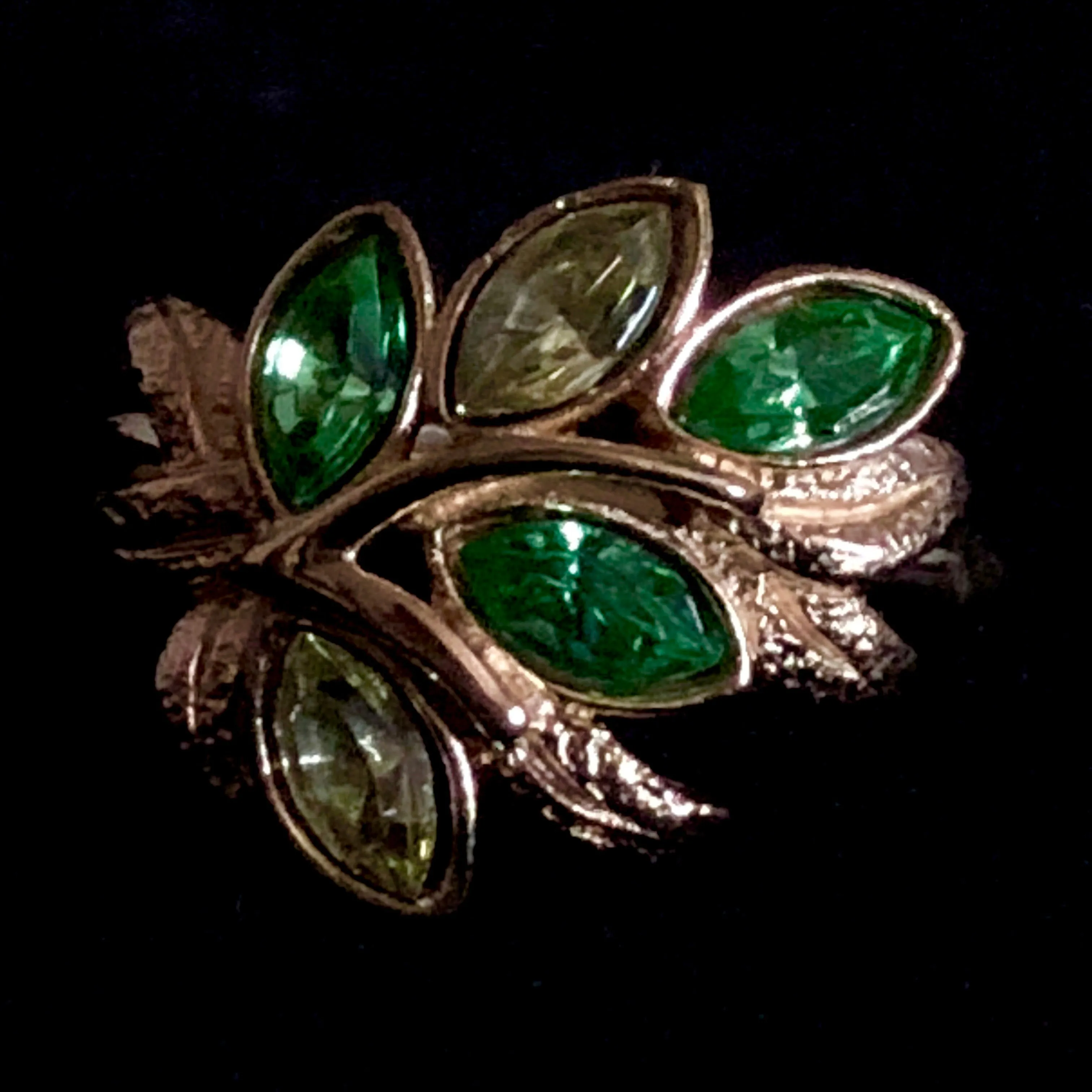 1974 Avon Leaf Lights Ring