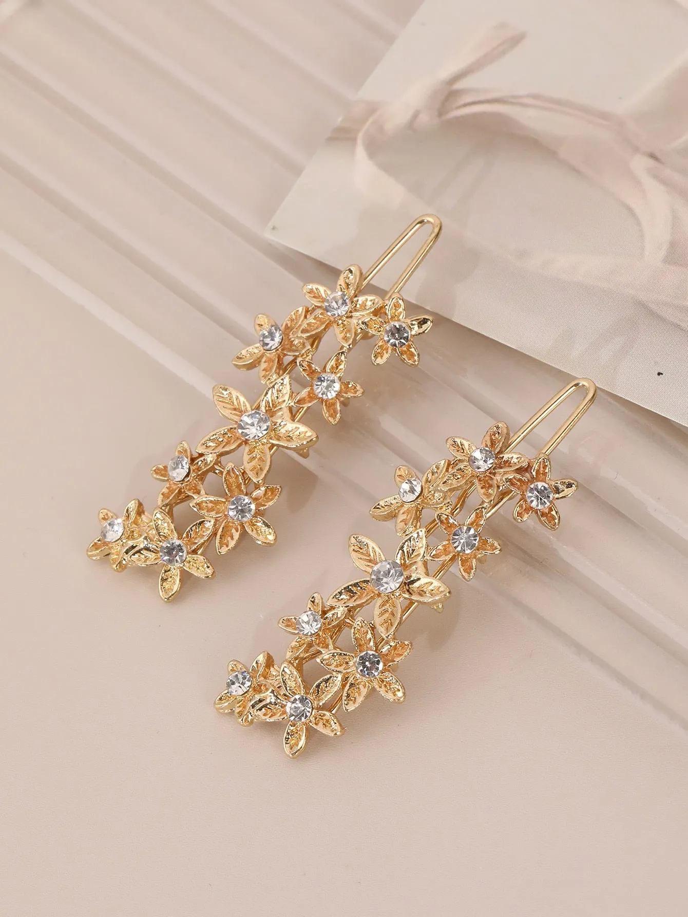 2pcs Metallic Mini Flower & Star Shaped Hair Clips for Women Barrette Styling