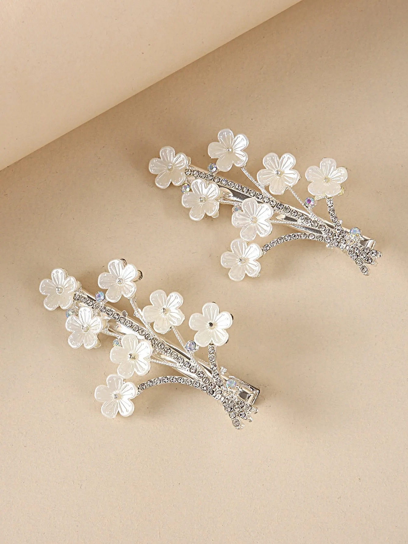 2pcs White Flower & Rhinestone Decor Alligator Hair Clip for Women Barrette