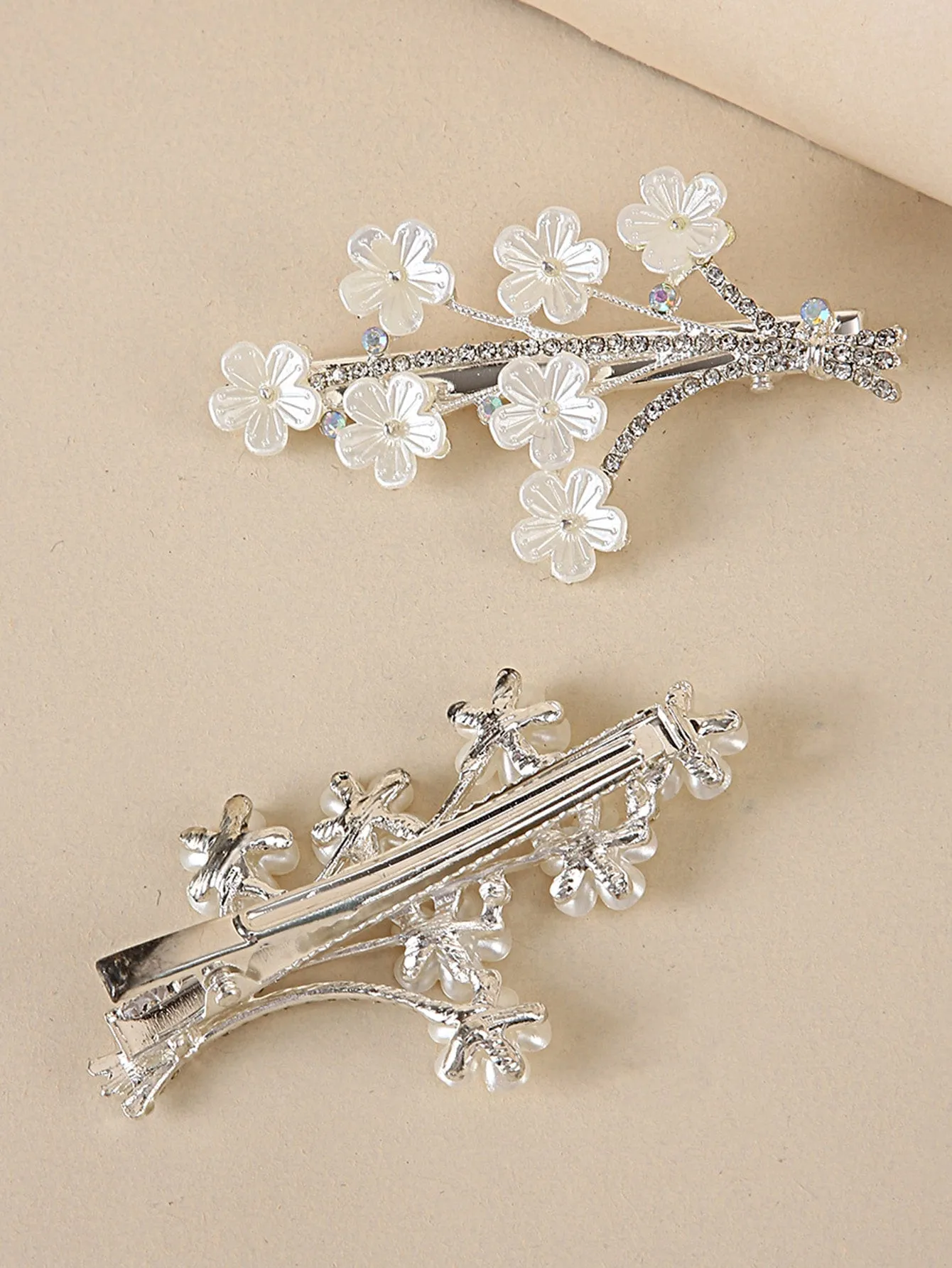 2pcs White Flower & Rhinestone Decor Alligator Hair Clip for Women Barrette