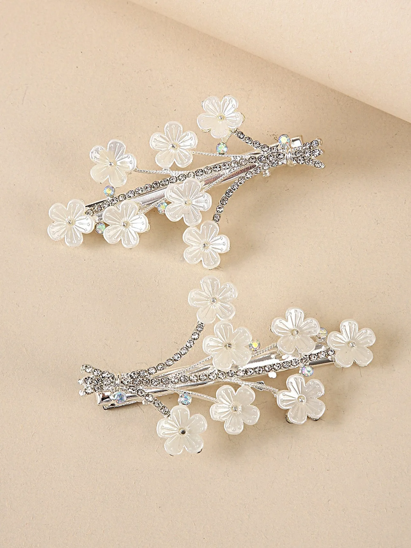 2pcs White Flower & Rhinestone Decor Alligator Hair Clip for Women Barrette