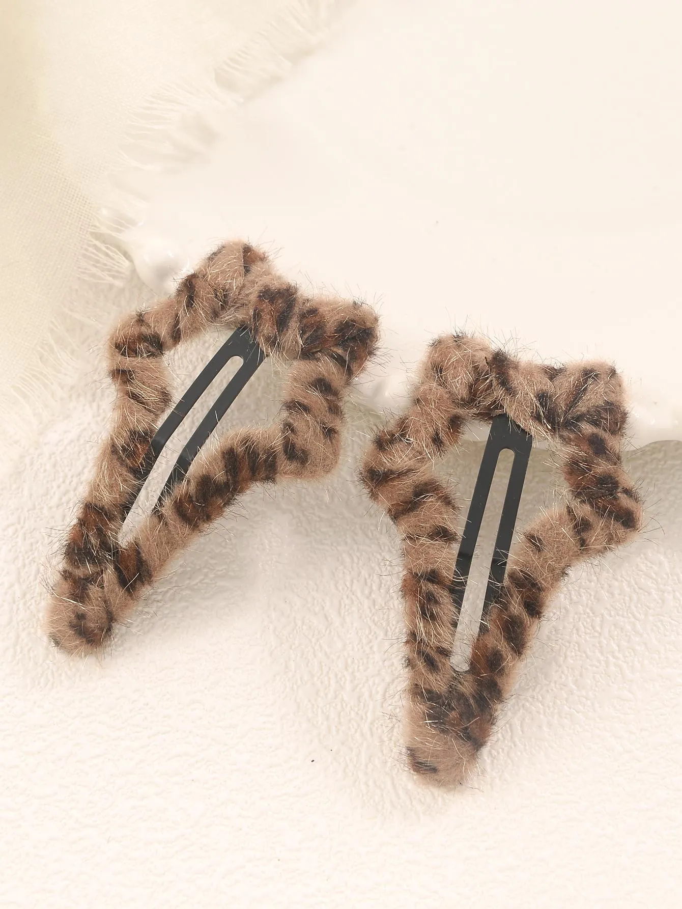 2pcs Women Fuzzy Leopard Pattern Star Decor Fashion Hair Clip for Women Barrette