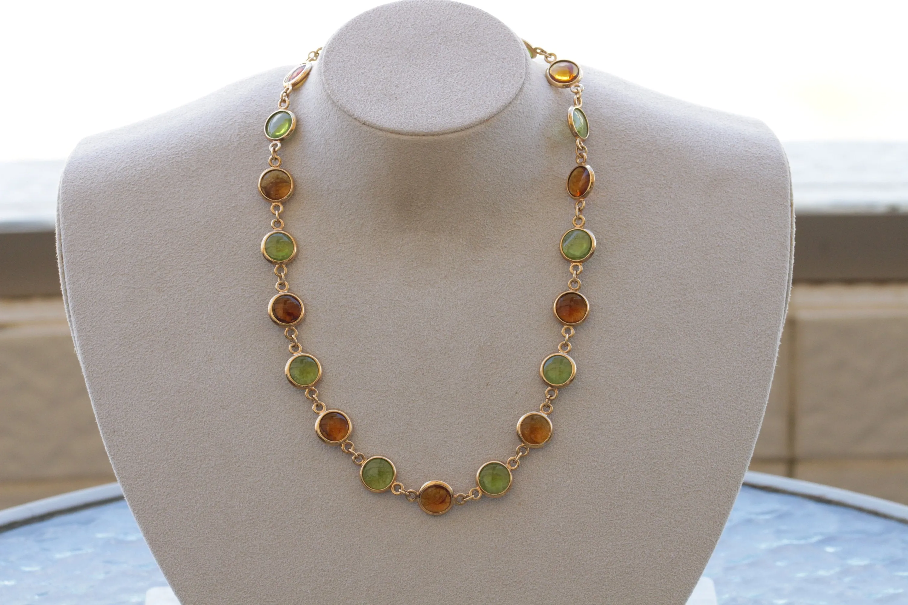 BROWN GREEN NECKLACE