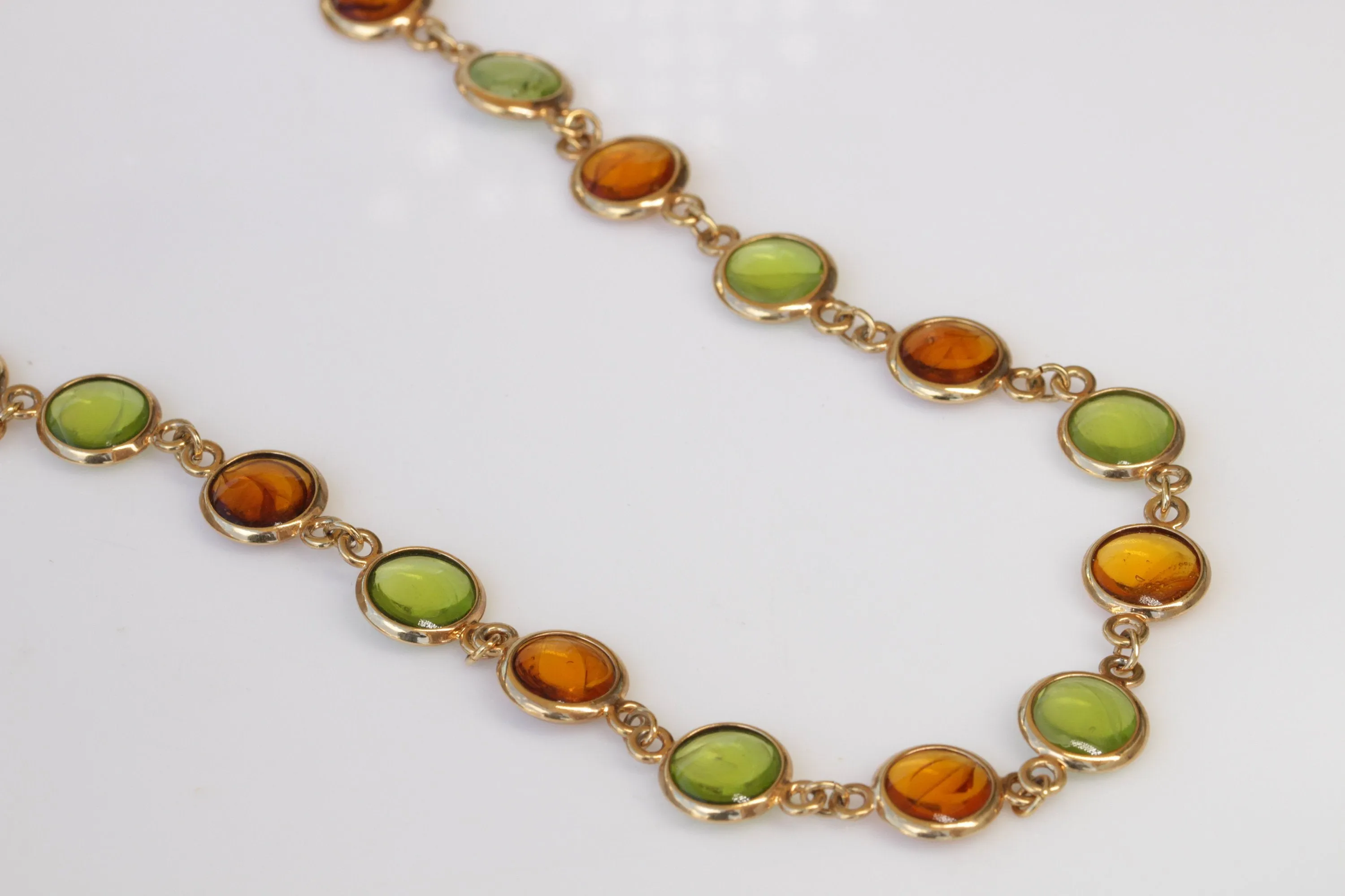 BROWN GREEN NECKLACE