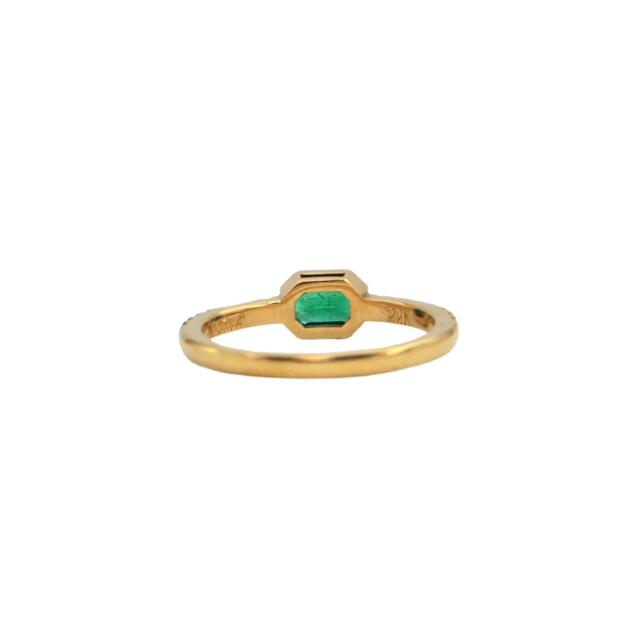 Daisy Exclusive Emerald and Diamond 22K Yellow Gold Ring