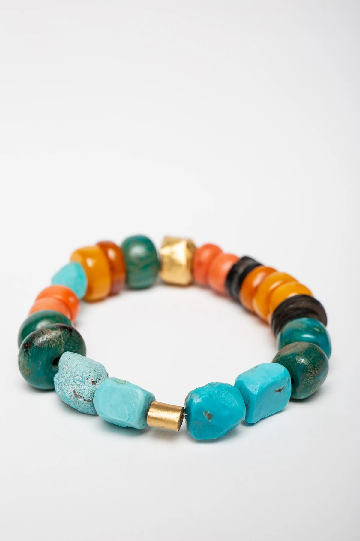 ELI HALILI | 22K CHALCEDONY, AMBER, TURQUOISE, AND CORAL BEAD BRACELET