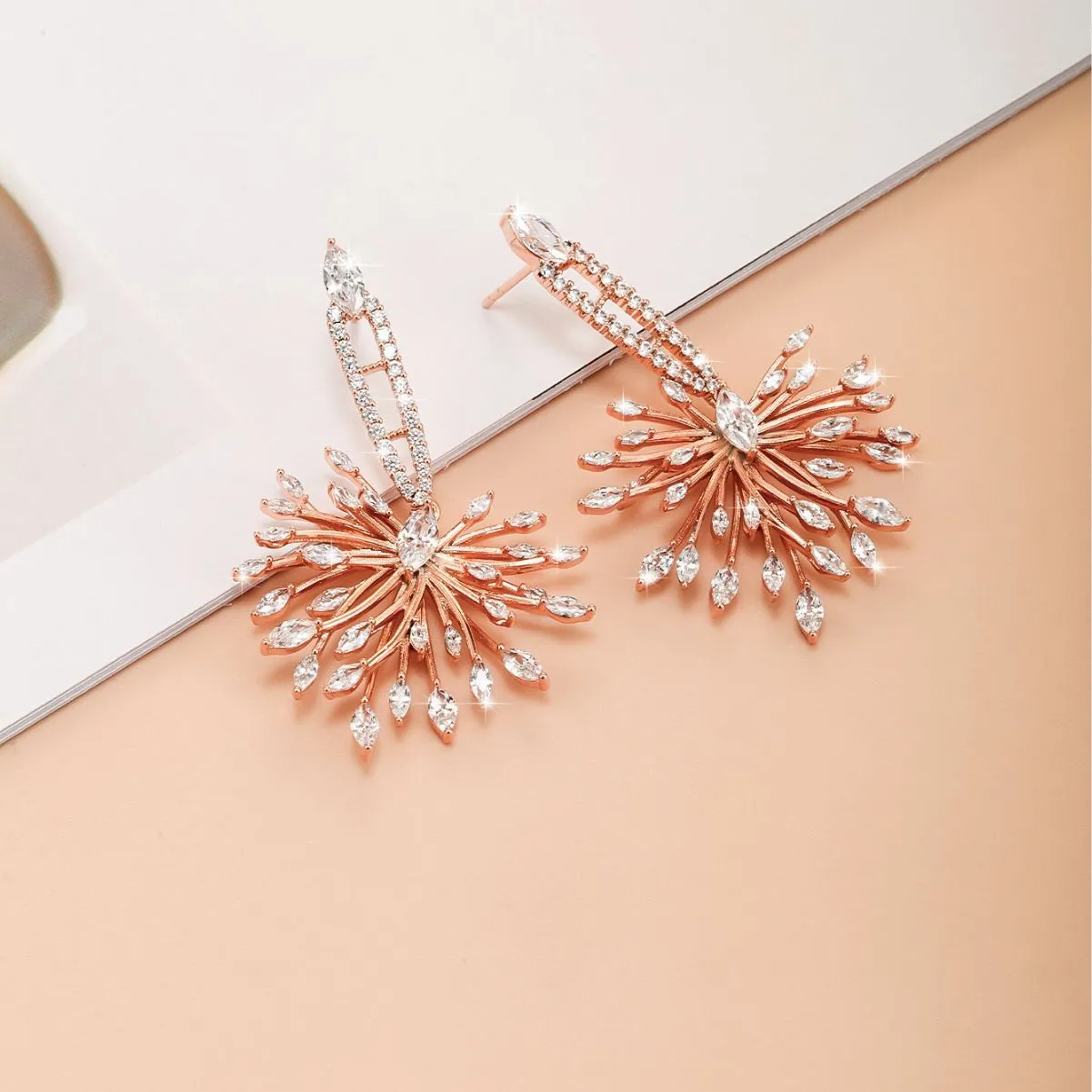 Jewelry's new micro-encrusted zirconium fireworks earrings plated with 18K gold exquisite earrings wholesale high-end earrings