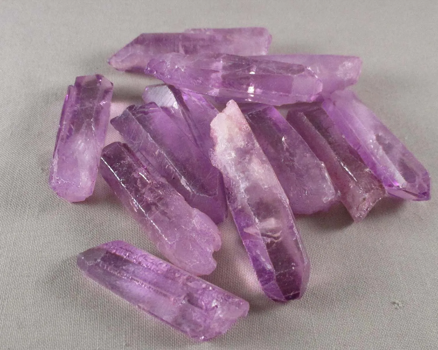 Lavender Aura Quartz Point 1pc J151**