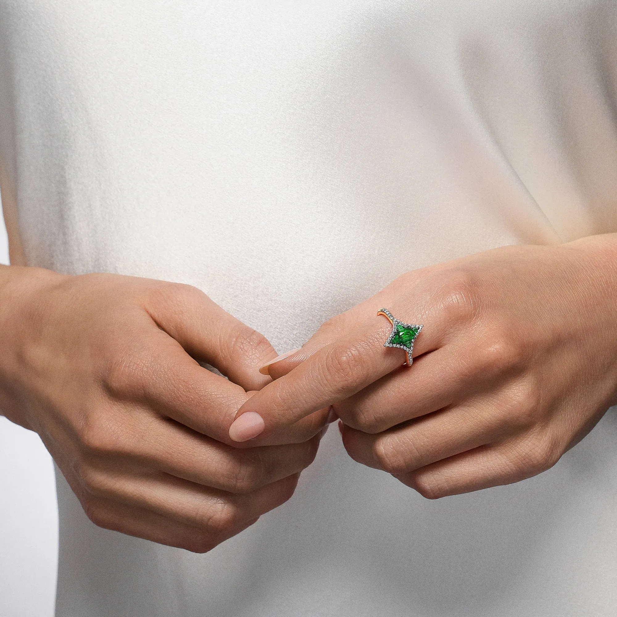 Notte Emerald and Diamond Ring