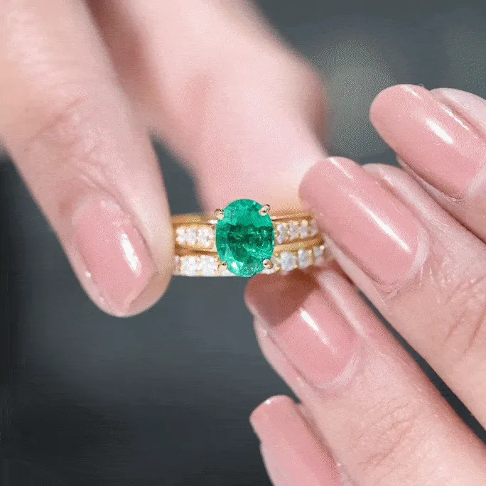 Oval Shape Lab Grown Emerald and Moissanite Bridal Ring Set