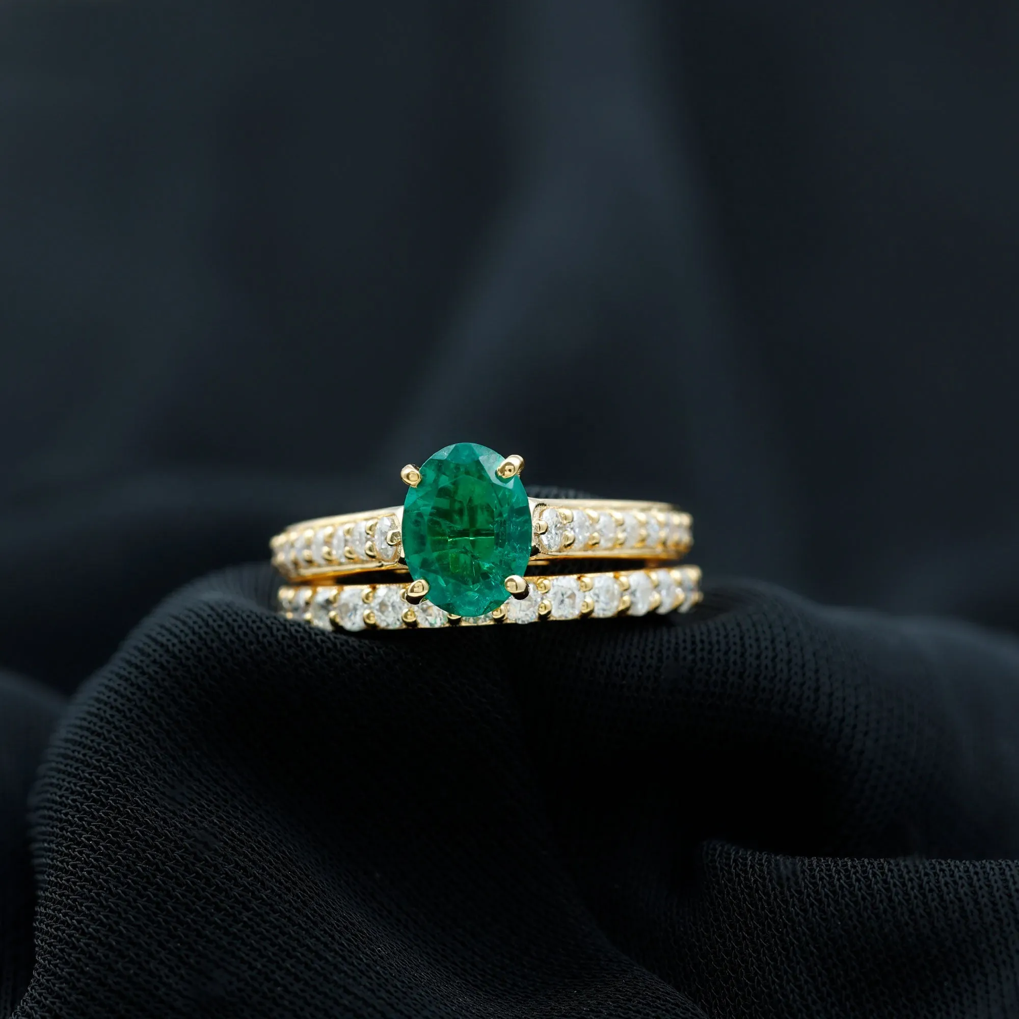 Oval Shape Lab Grown Emerald and Moissanite Bridal Ring Set