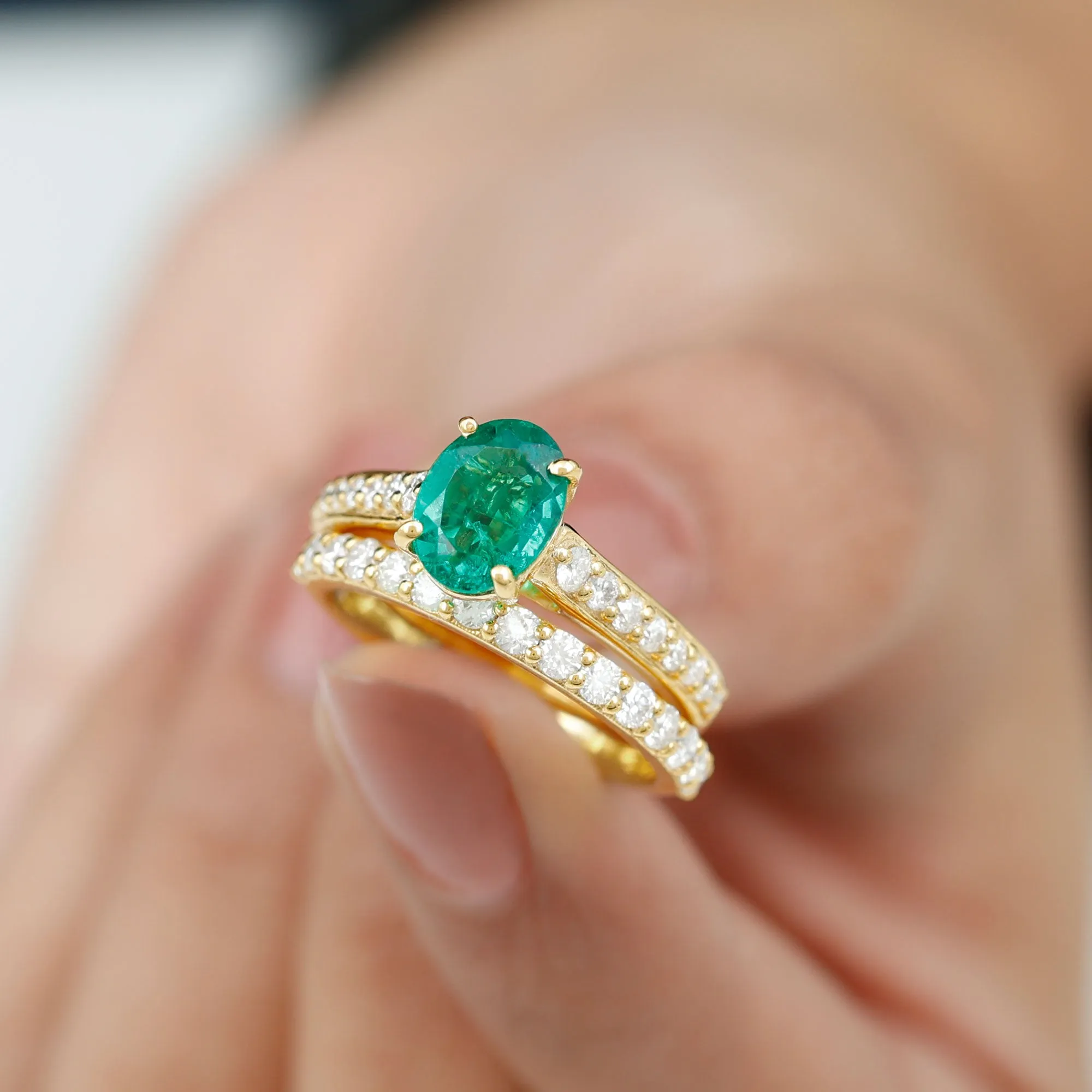 Oval Shape Lab Grown Emerald and Moissanite Bridal Ring Set