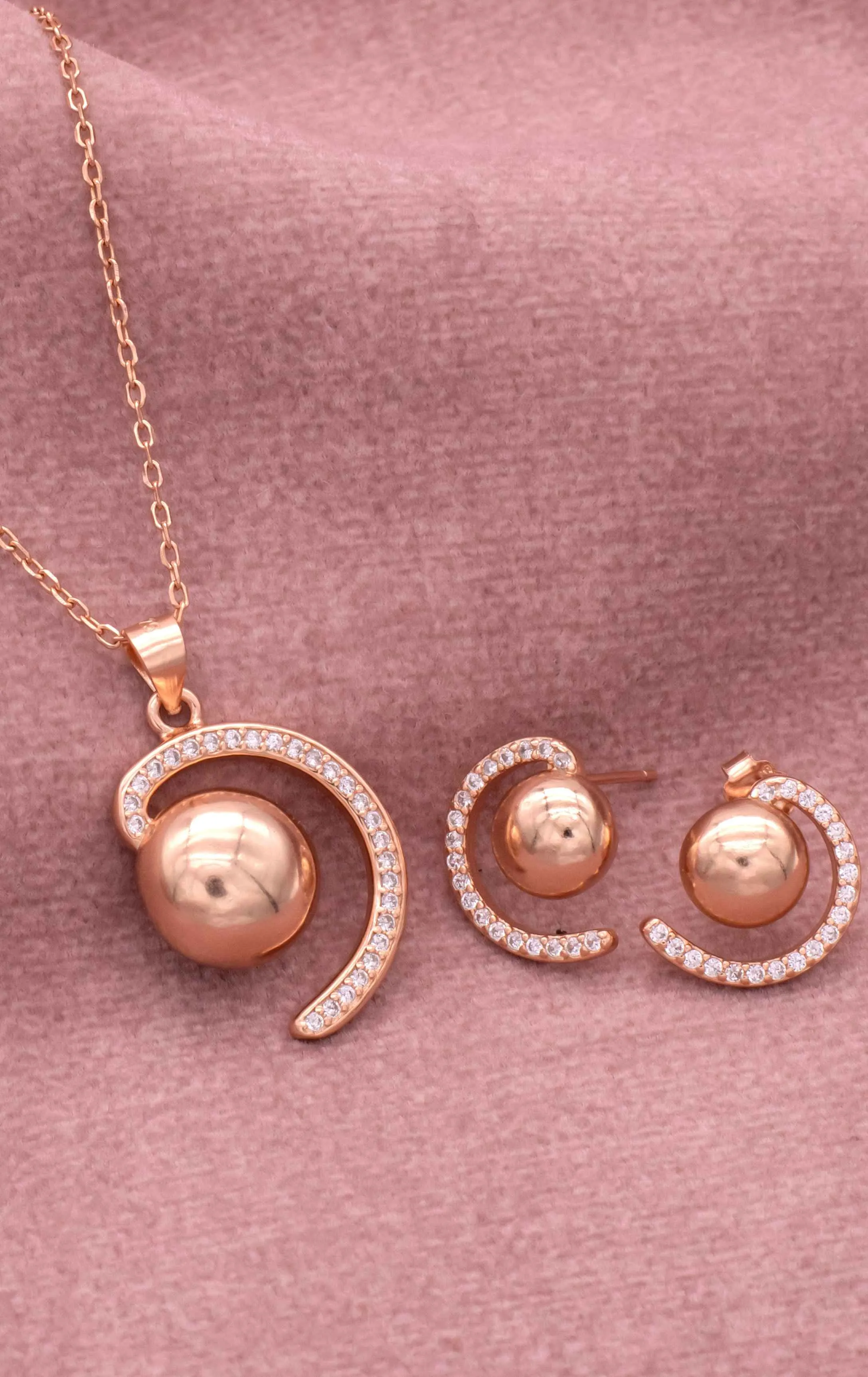 Rose Gold Bulbous in semi loop Pendent Set