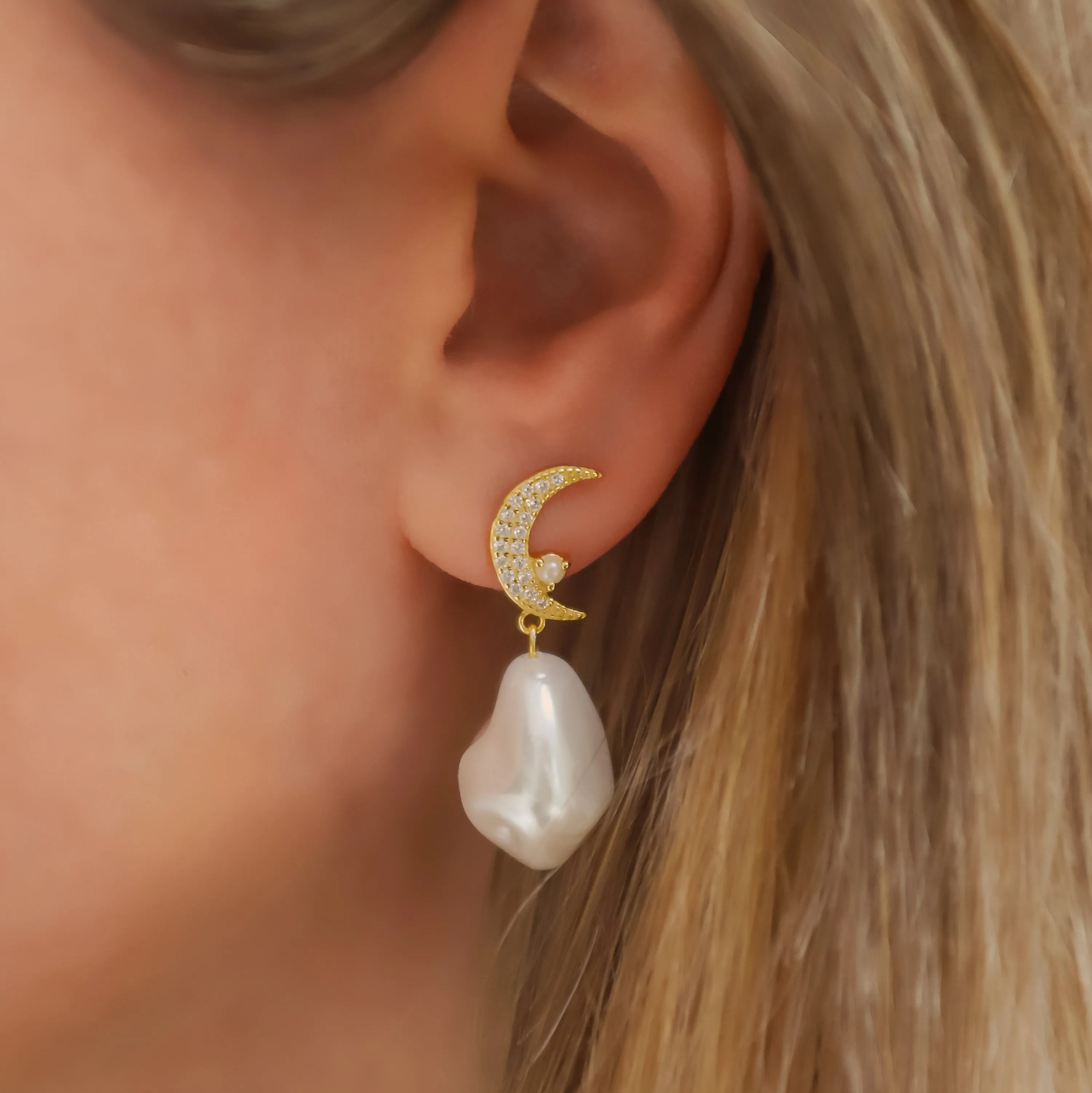 Seraphina Pearl Drop Earrings | 18k Gold Plated