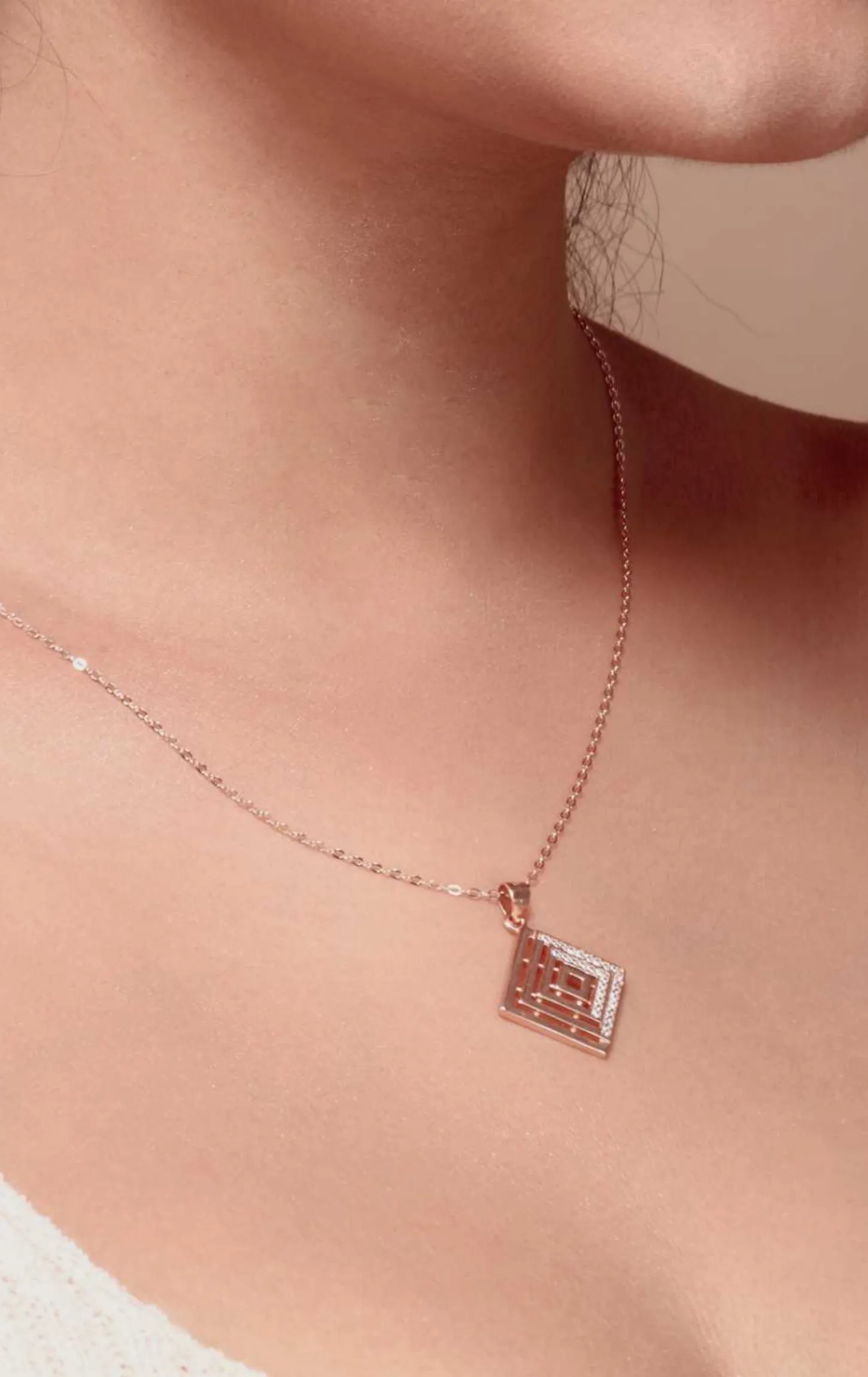 Square White Swarovski Zircon Looping Pendant Set Rose Gold